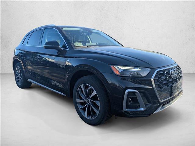 Used 2022 Audi Q5 2.0T Premium Plus w/ Premium Plus Package AWD/4WD image 3