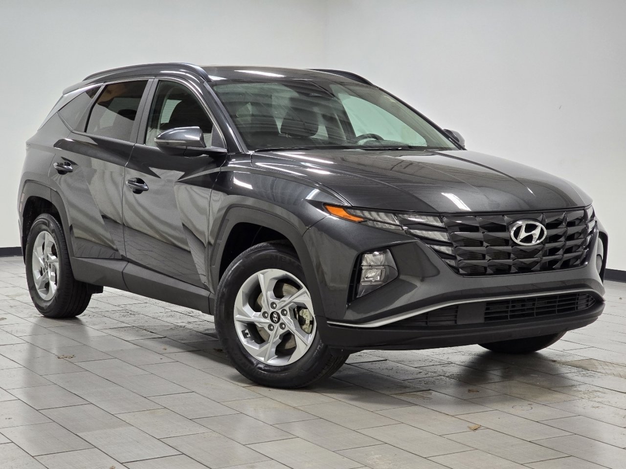Used 2023 Hyundai Tucson SEL image 2