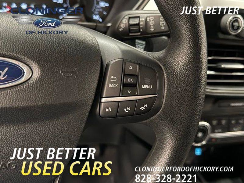 Used 2020 Ford Escape SE image 18