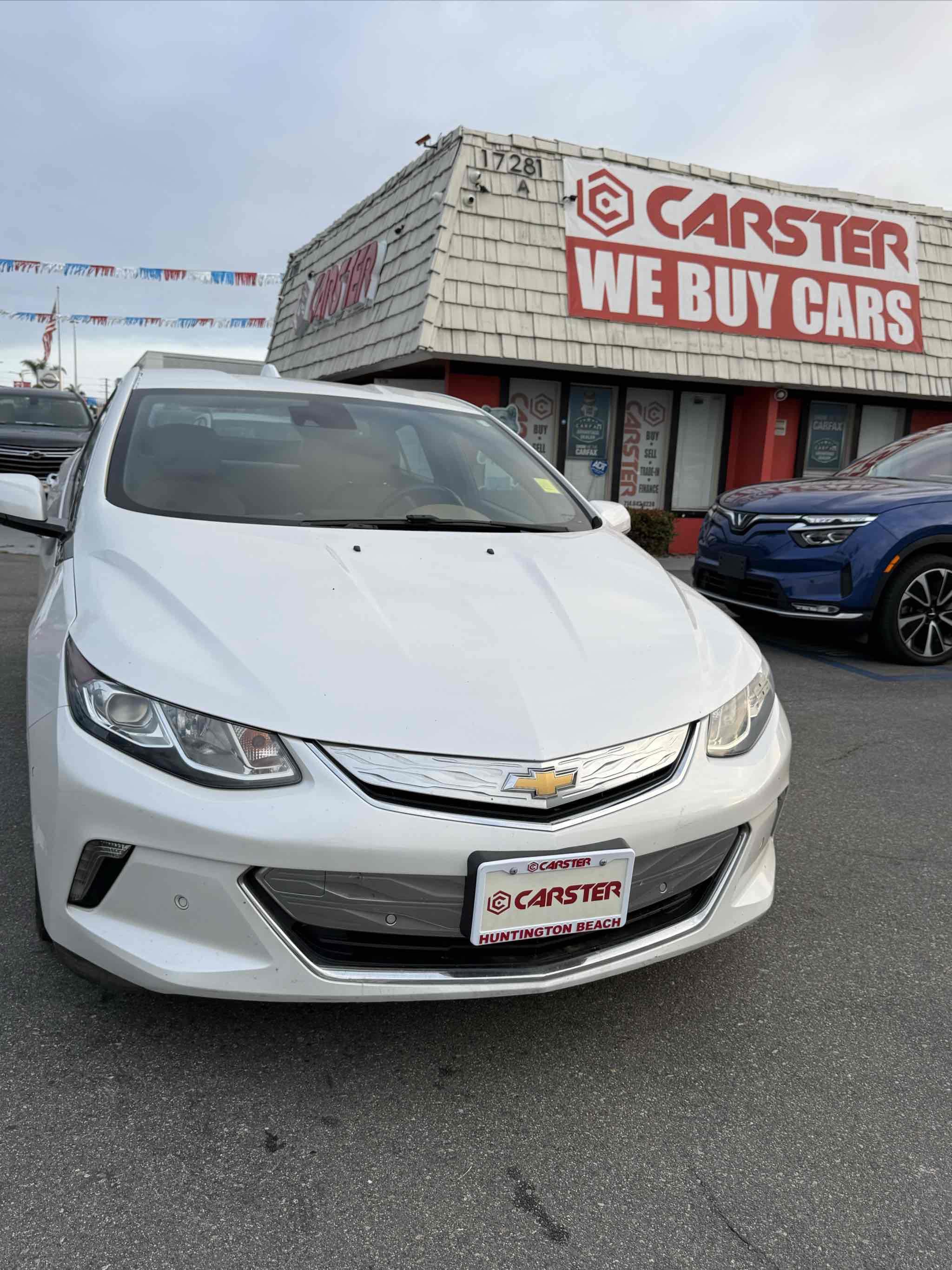 Used 2017 Chevrolet Volt Premier w/ Driver Confidence II Package FWD image 19