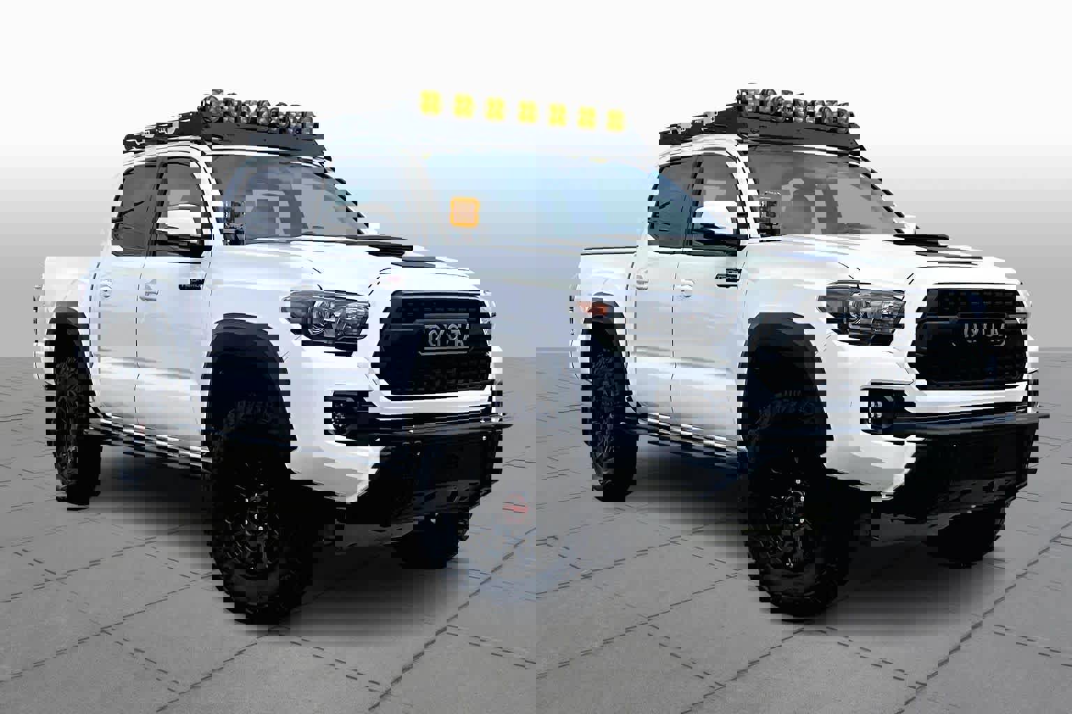 Used 2017 Toyota Tacoma TRD Pro image 2