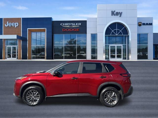 Used 2023 Nissan Rogue S AWD/4WD image 2