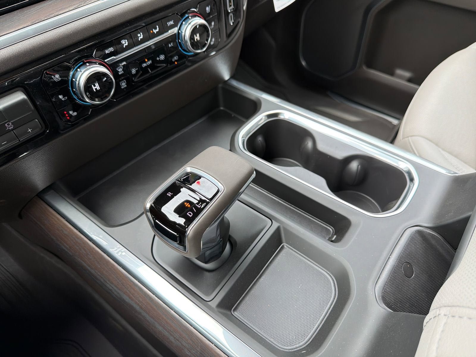 New 2026 GMC Sierra 1500 SLT AWD/4WD image 19