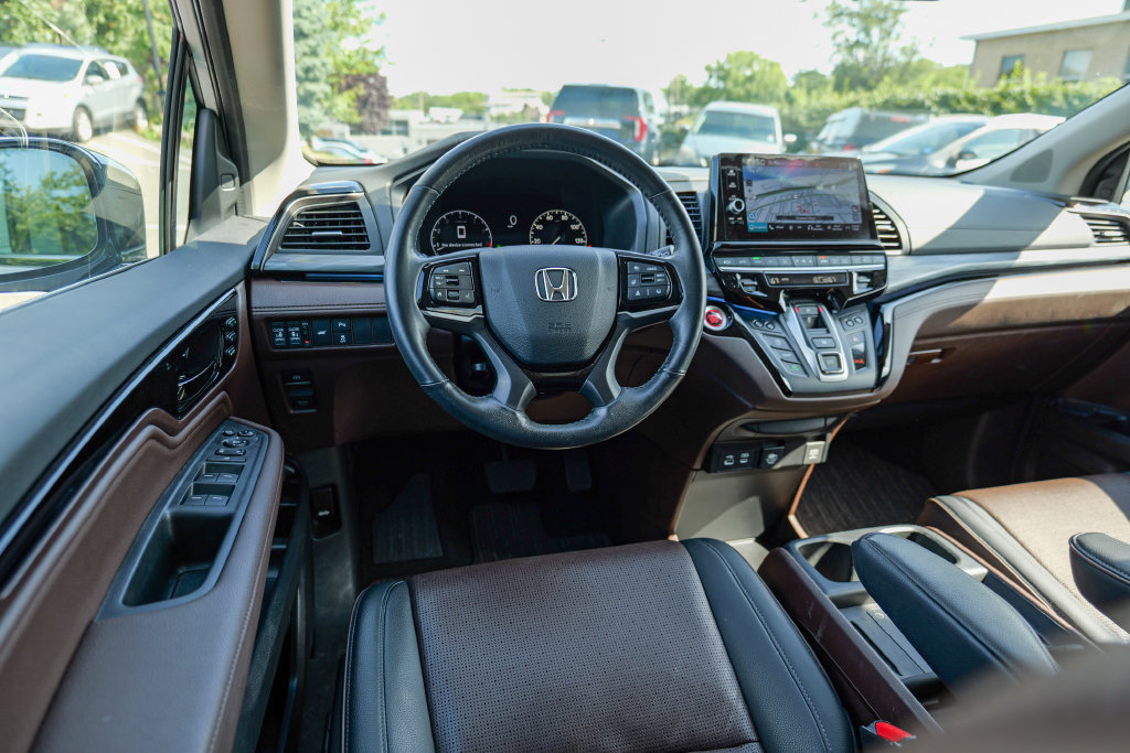 Used 2025 Honda Odyssey Elite image 40