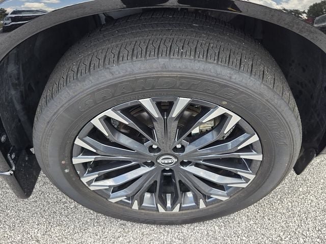 Used 2025 Nissan Rogue Platinum AWD/4WD image 10