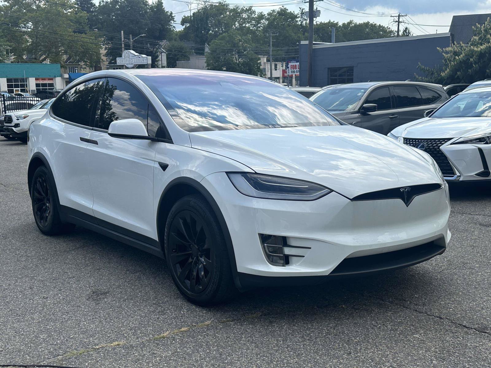 Used 2019 Tesla Model X Long Range AWD/4WD image 1