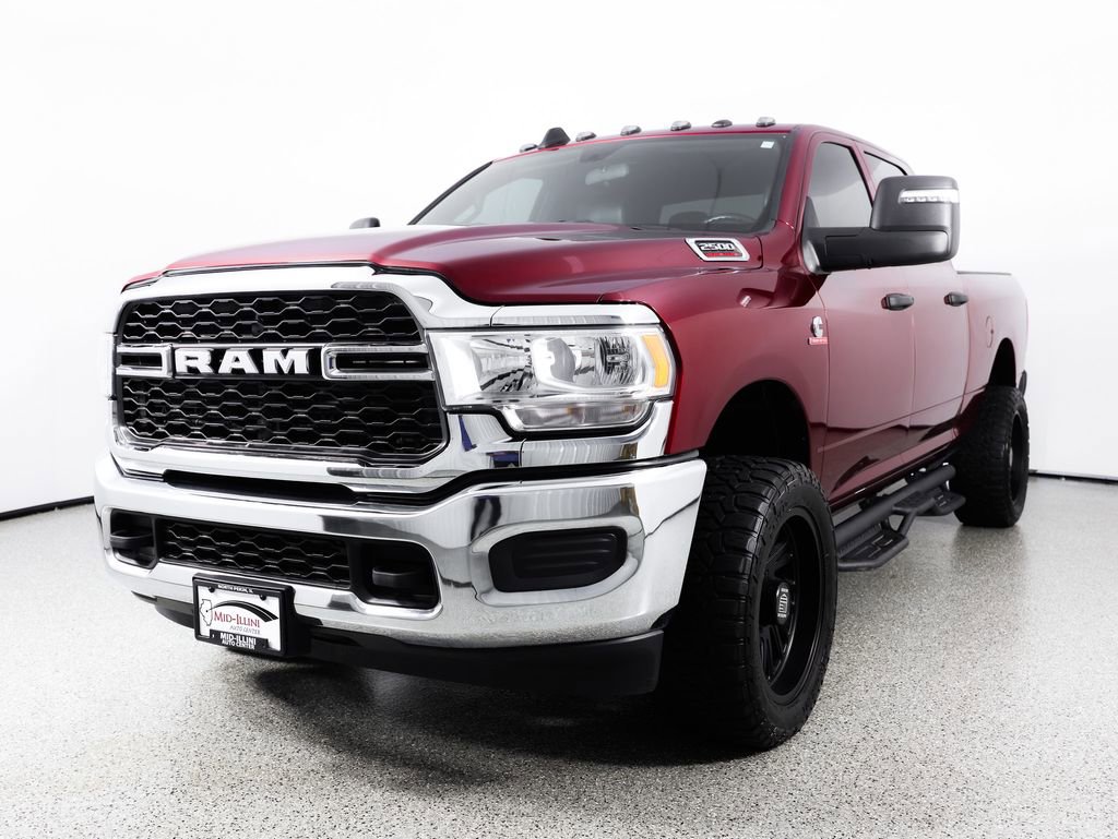 Used 2024 RAM 2500 Tradesman w/ Chrome Appearance Group AWD/4WD image 3