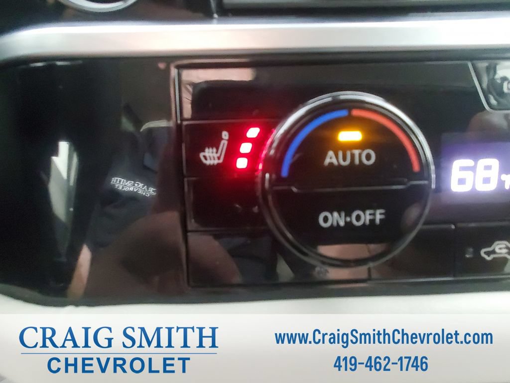 Used 2025 Nissan Pathfinder SV FWD image 28