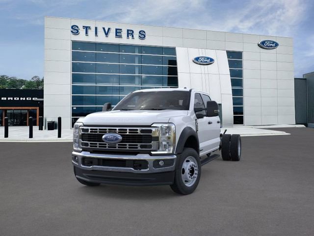 New 2026 Ford F550 4x4 Crew Cab image 3