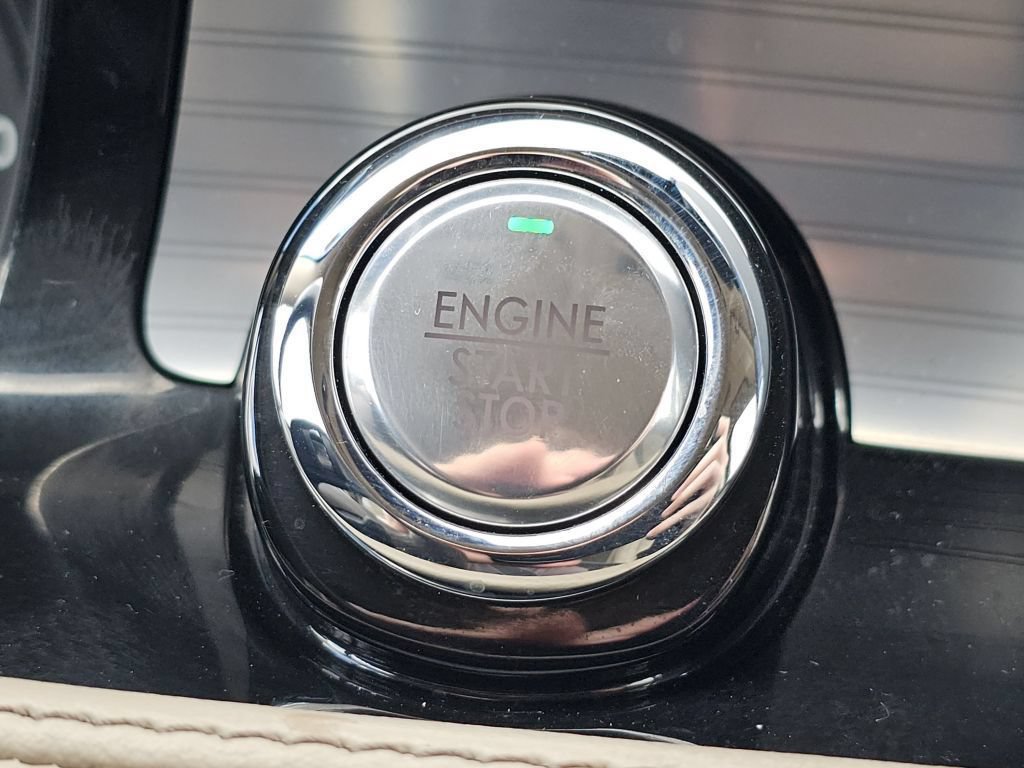 Used 2021 Lincoln Corsair AWD w/ Premium Package image 18
