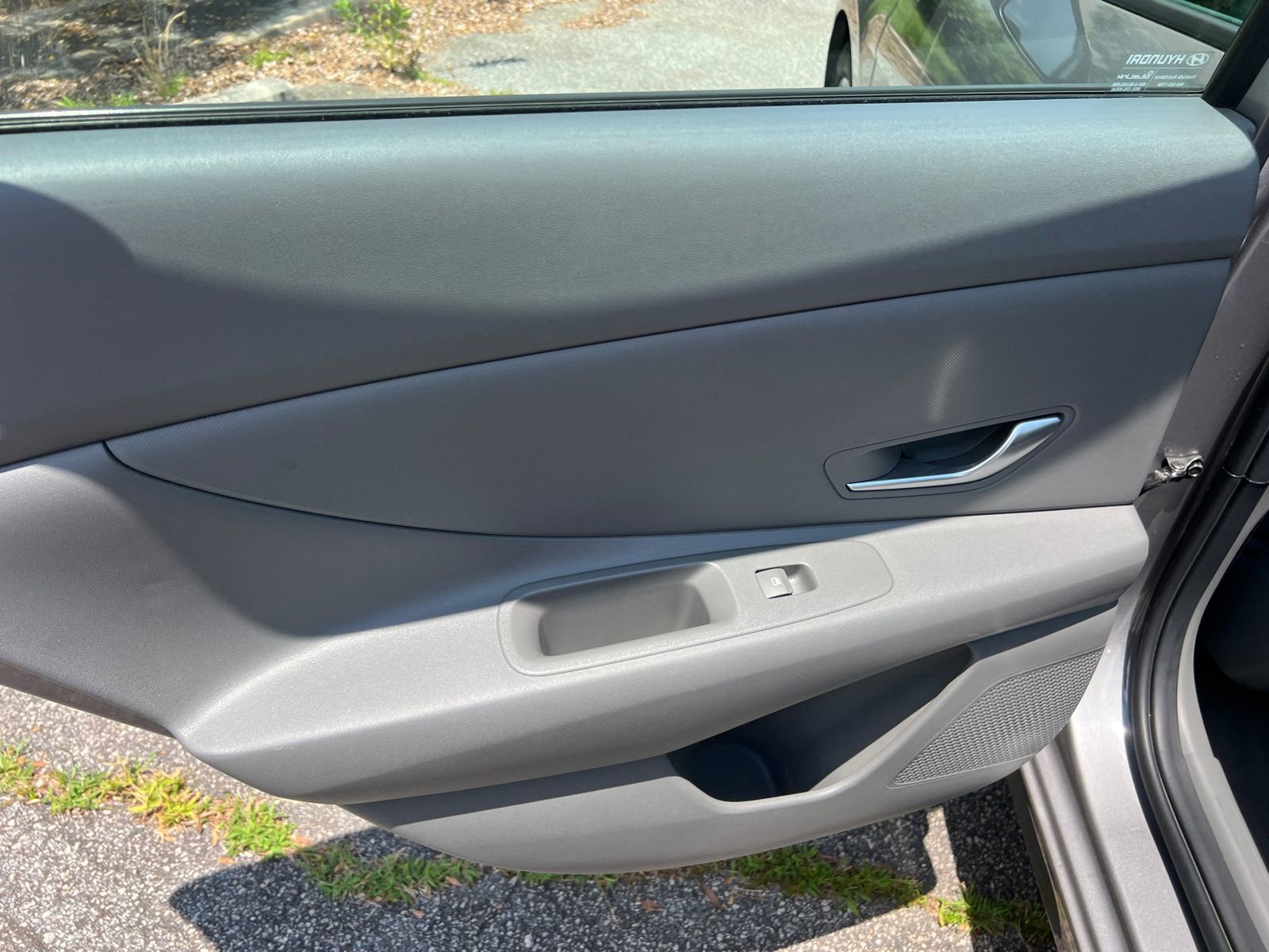 Used 2022 Hyundai Elantra SEL w/ Preferred Accessory Package FWD image 19