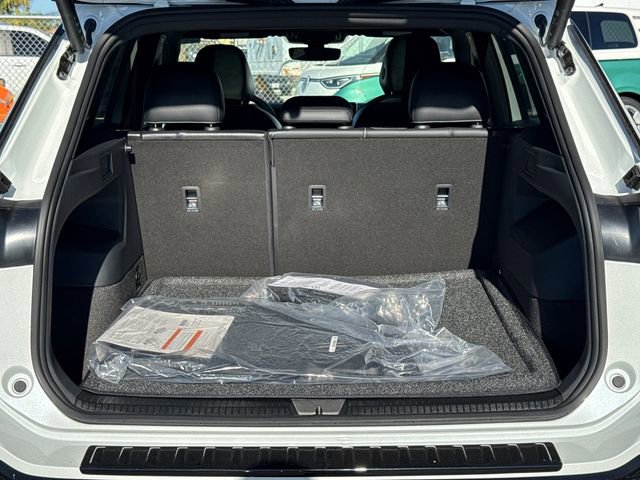 New 2026 Volkswagen Tiguan SE R-Line image 14