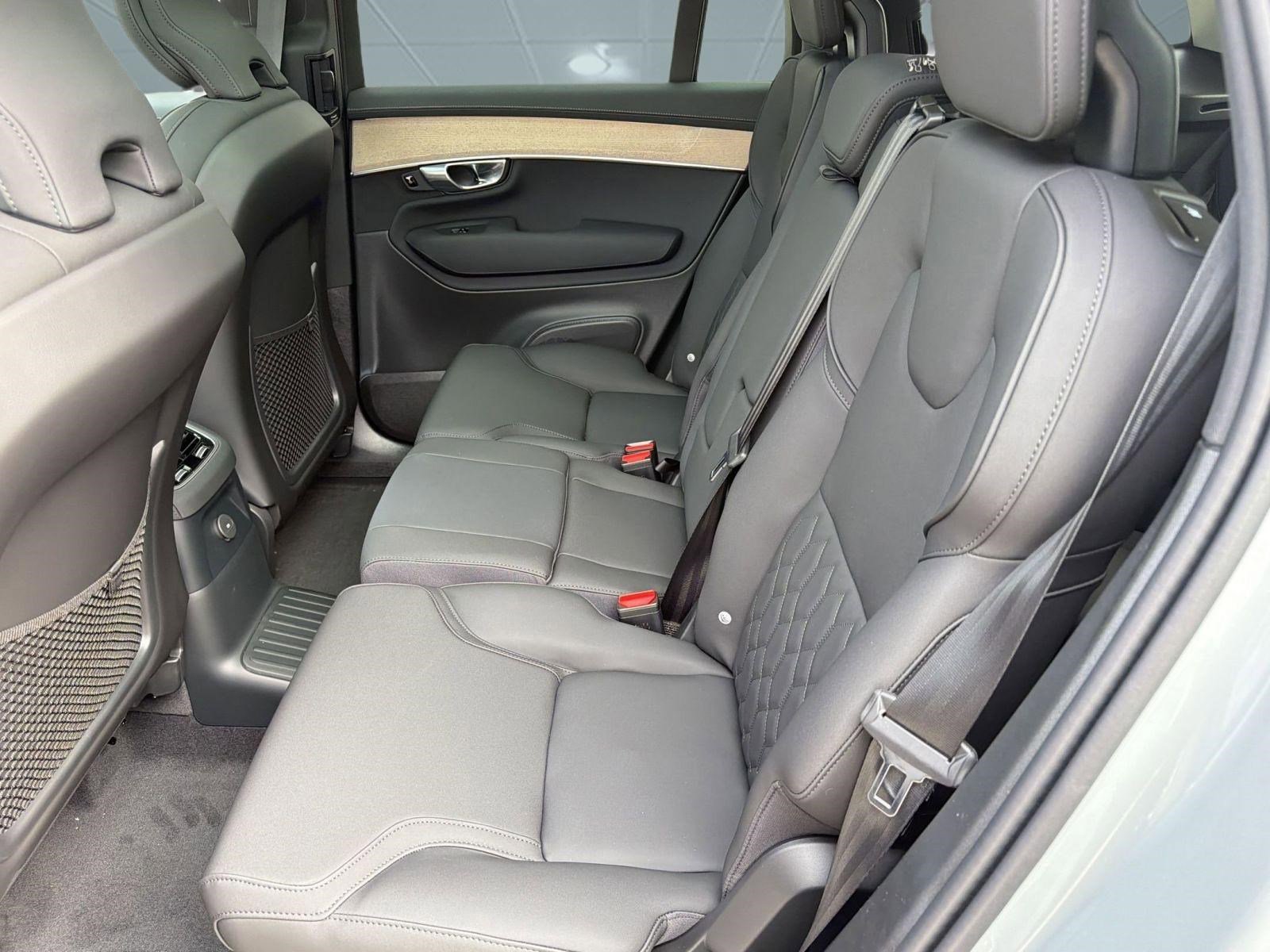 New 2026 Volvo XC90 T8 Plus w/ Protection Package AWD/4WD image 14