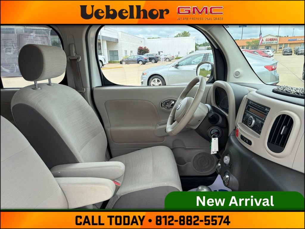 Used 2013 Nissan Cube 1.8 S w/ Interior Designer Pkg FWD image 2