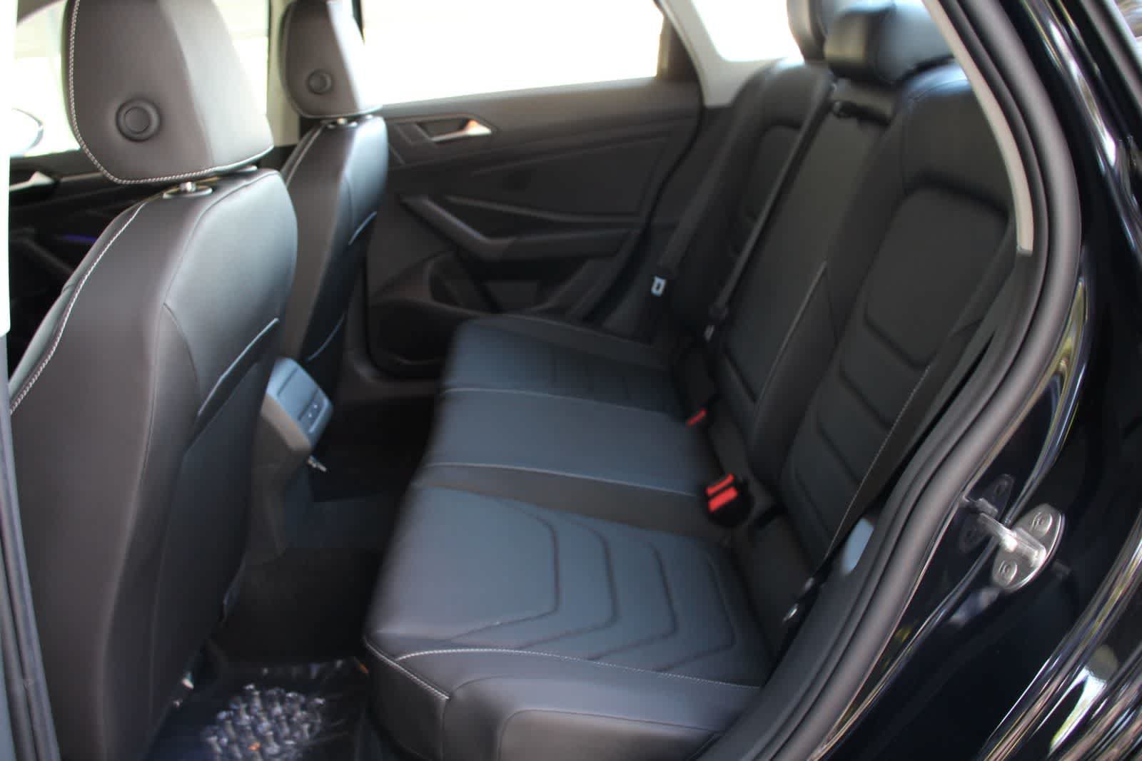 Used 2024 Volkswagen Jetta SEL FWD image 14