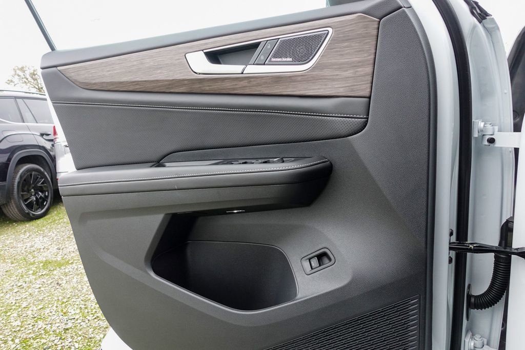 New 2026 Volkswagen Atlas SEL Premium R-Line image 17