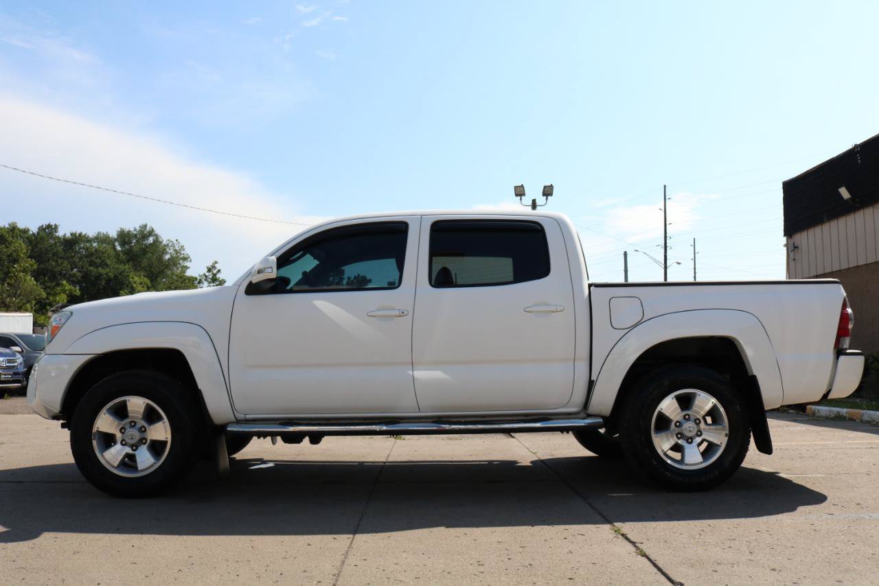 Used 2014 Toyota Tacoma 4x4 Double Cab w/ TRD Sport Package image 14