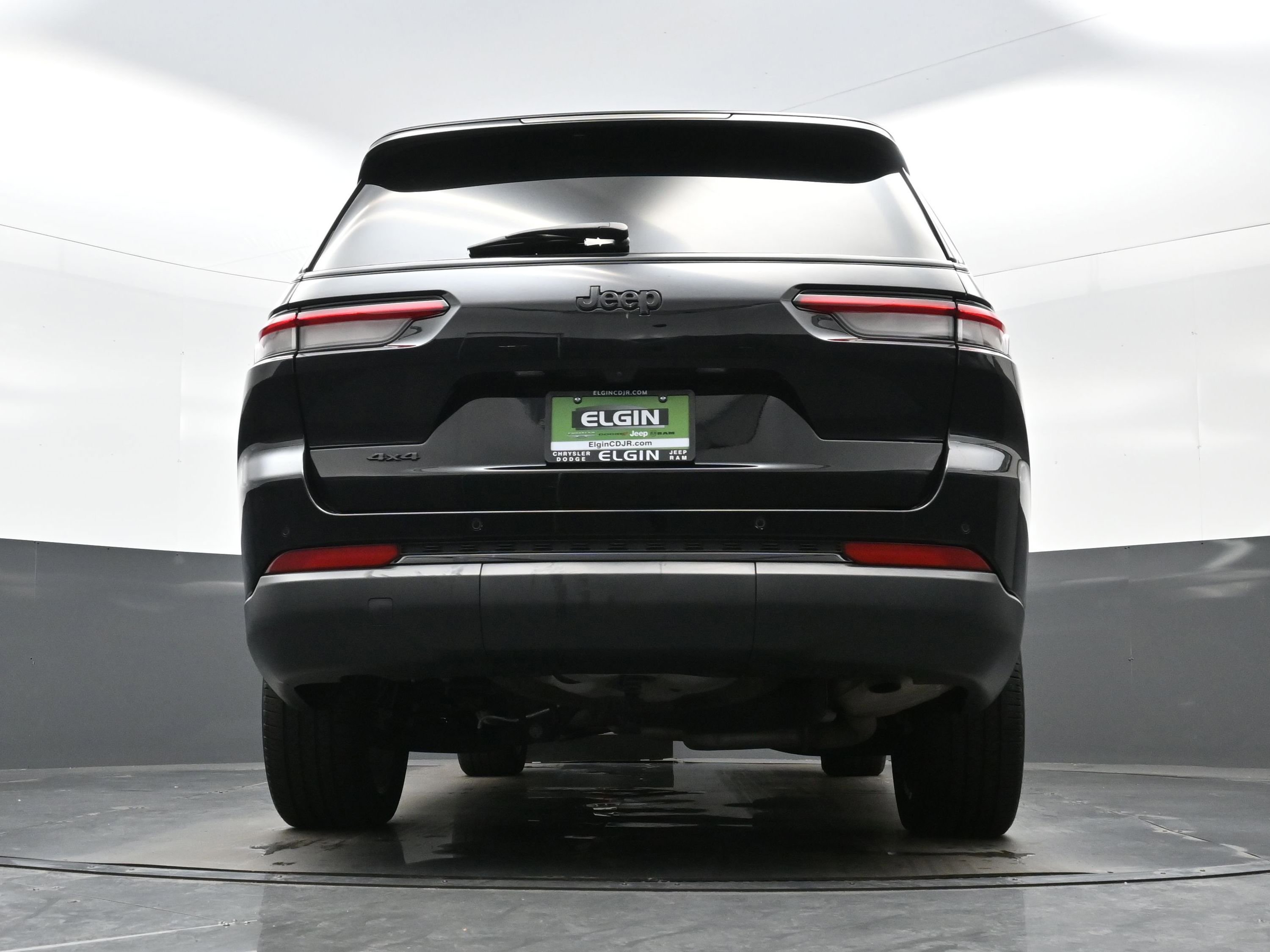 Used 2023 Jeep Grand Cherokee L Laredo image 29