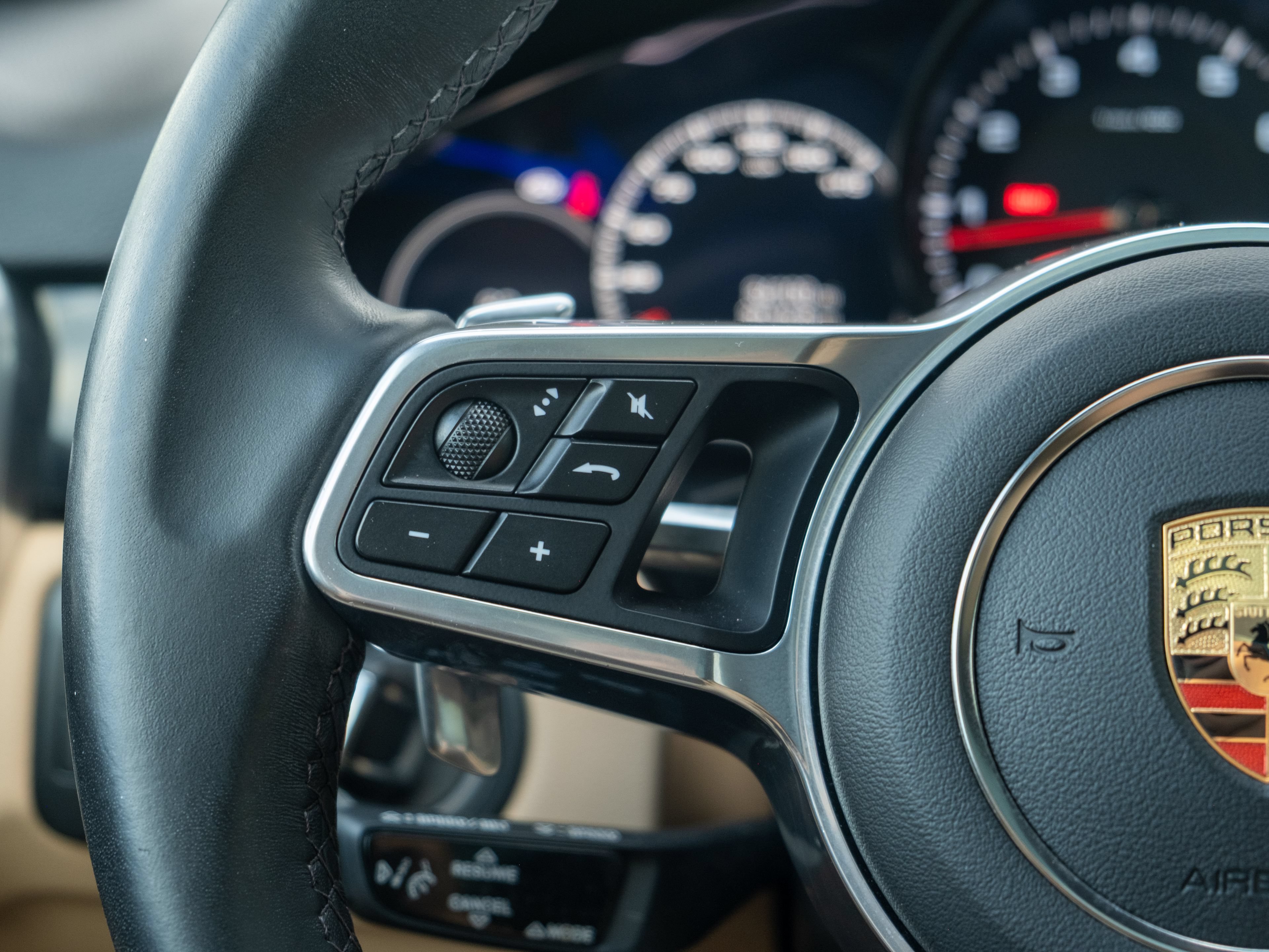 Certified 2023 Porsche Cayenne AWD/4WD image 25