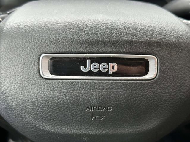 Certified 2024 Jeep Grand Cherokee Laredo X image 28