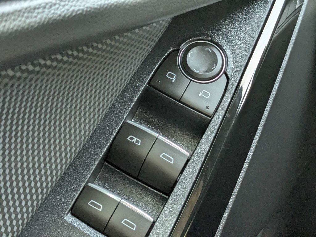 Used 2026 Chevrolet Equinox RS w/ Convenience Package III FWD image 21