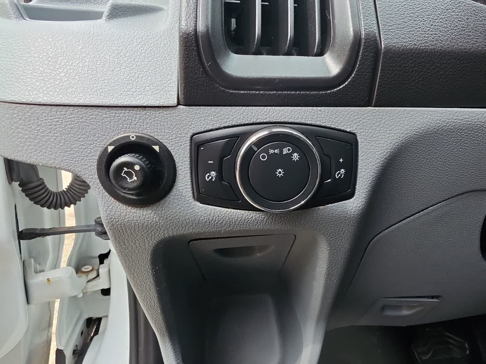 Used 2016 Ford Transit 150 XLT RWD image 22