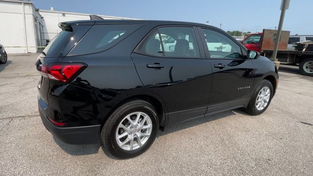 Certified 2024 Chevrolet Equinox LS AWD/4WD image 2