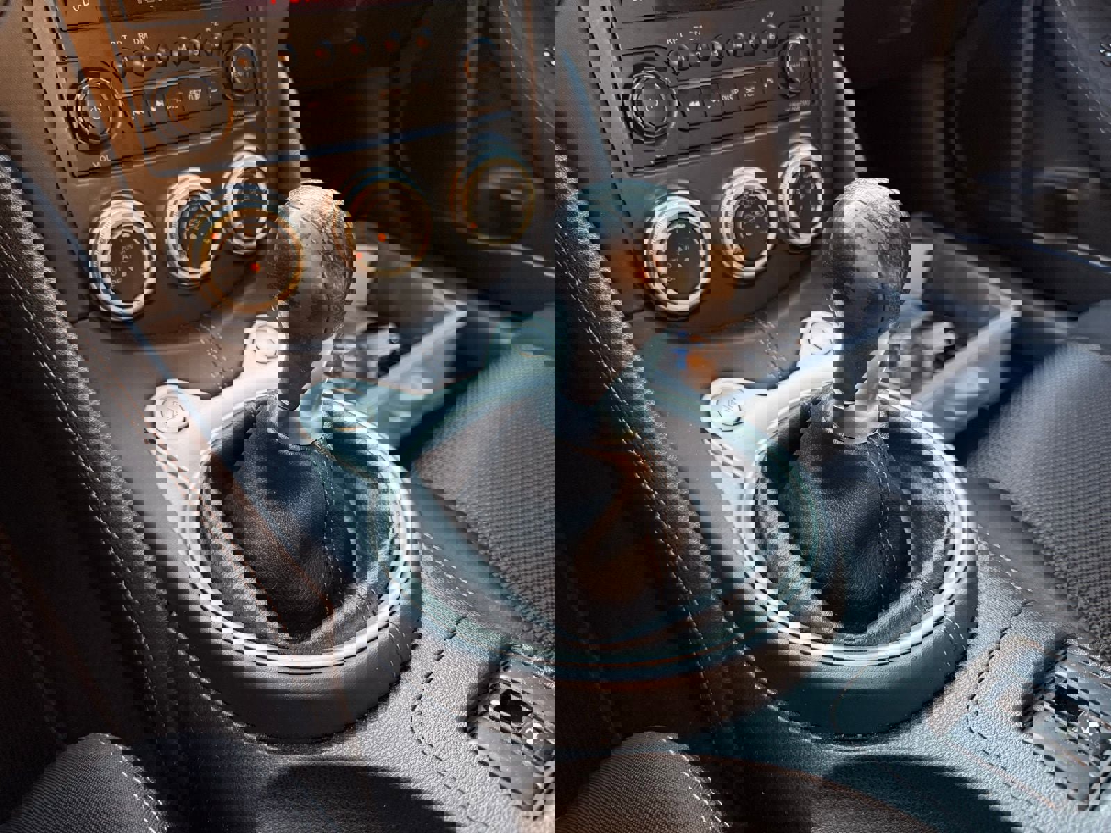 Used 2020 Nissan 370Z Coupe image 19