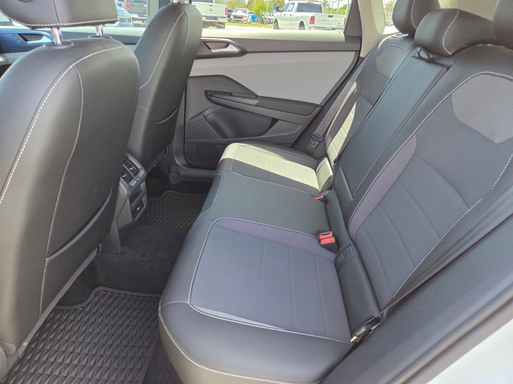 Used 2023 Volkswagen Taos SE image 18