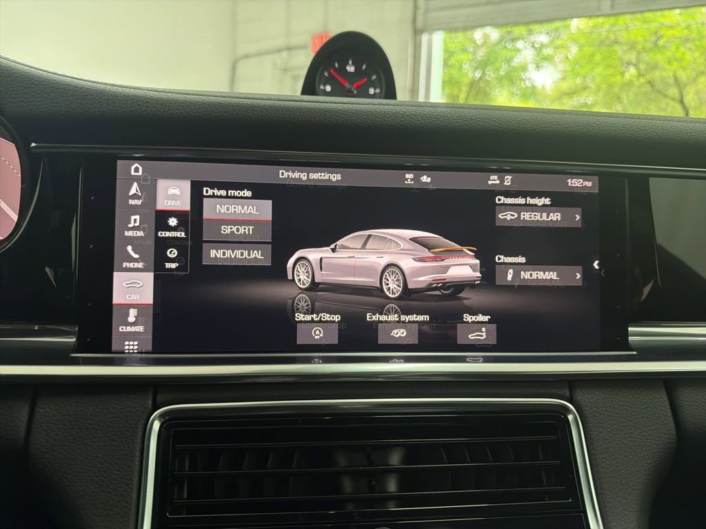 Used 2021 Porsche Panamera image 33