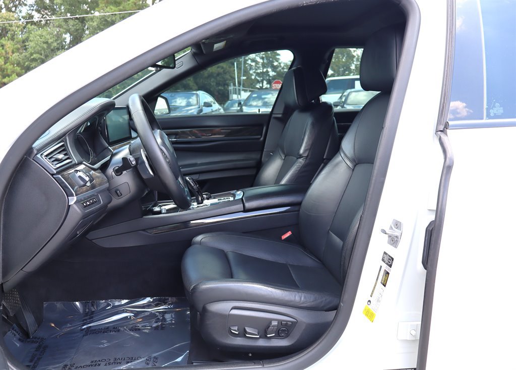 Used 2015 BMW 750i RWD image 14