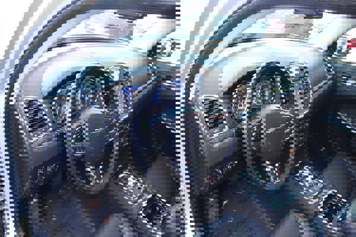 Used 2020 Chrysler 300 Limited image 16