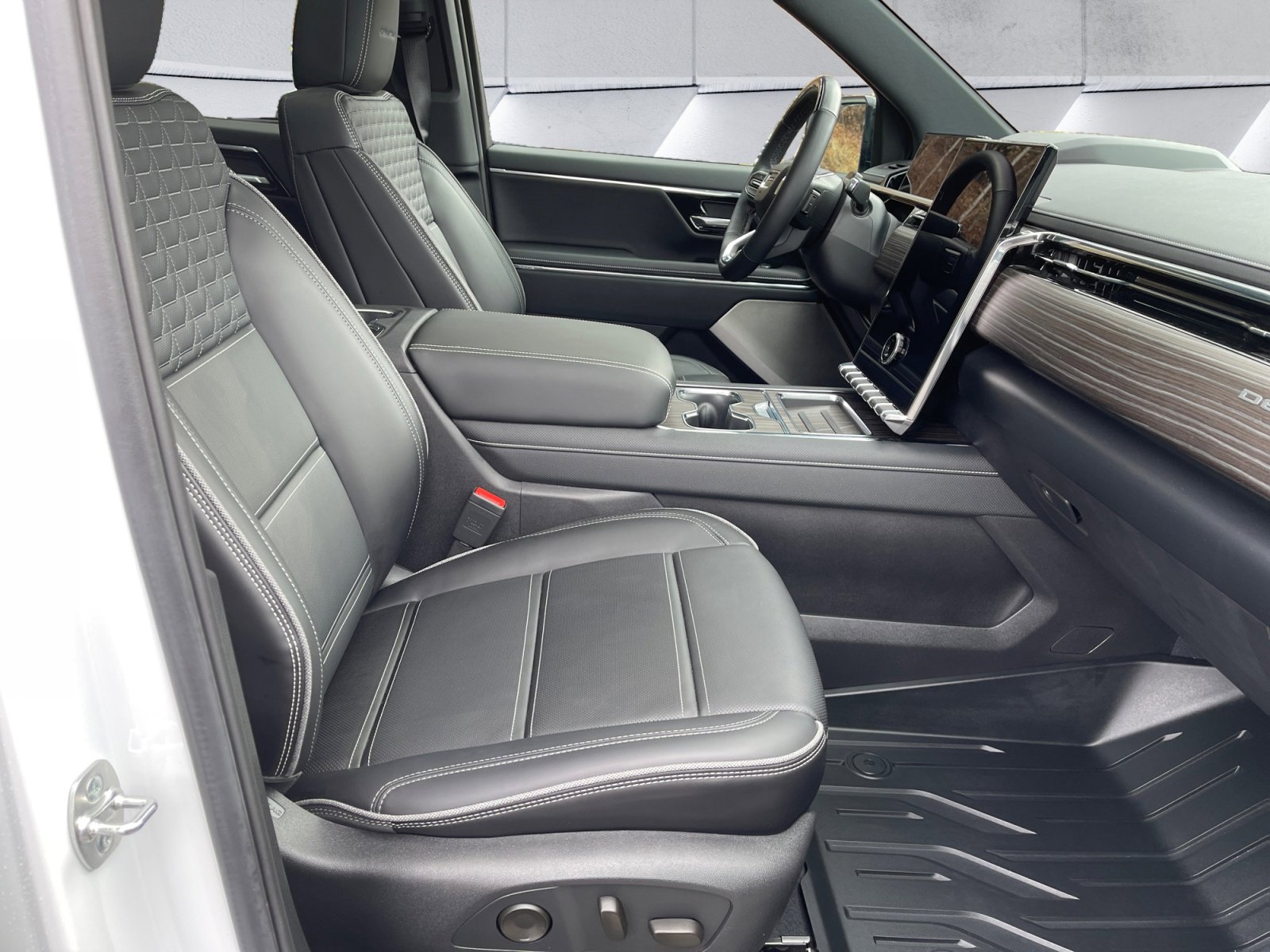Used 2025 GMC Sierra EV Denali image 16