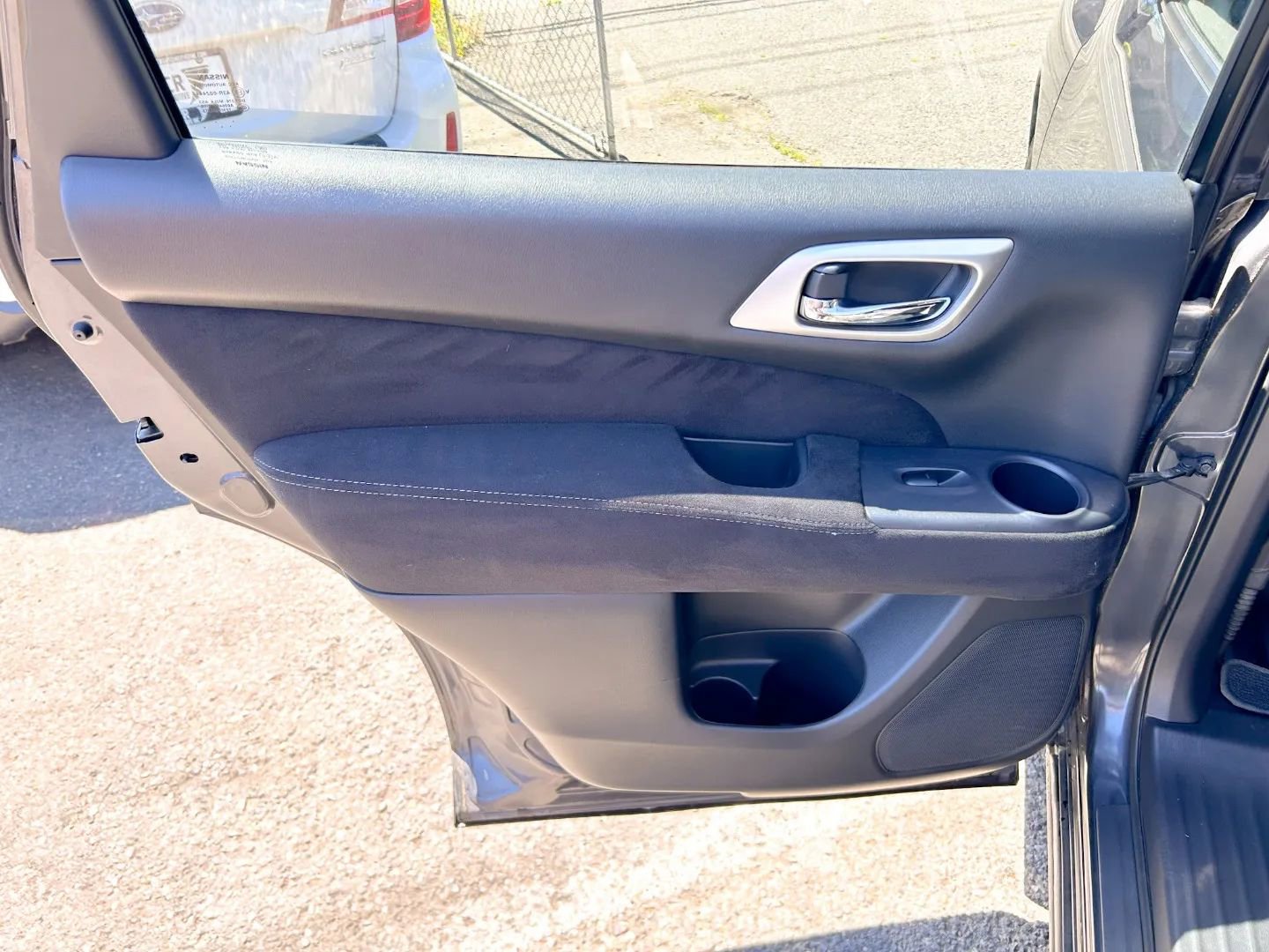 Used 2014 Nissan Pathfinder S image 15