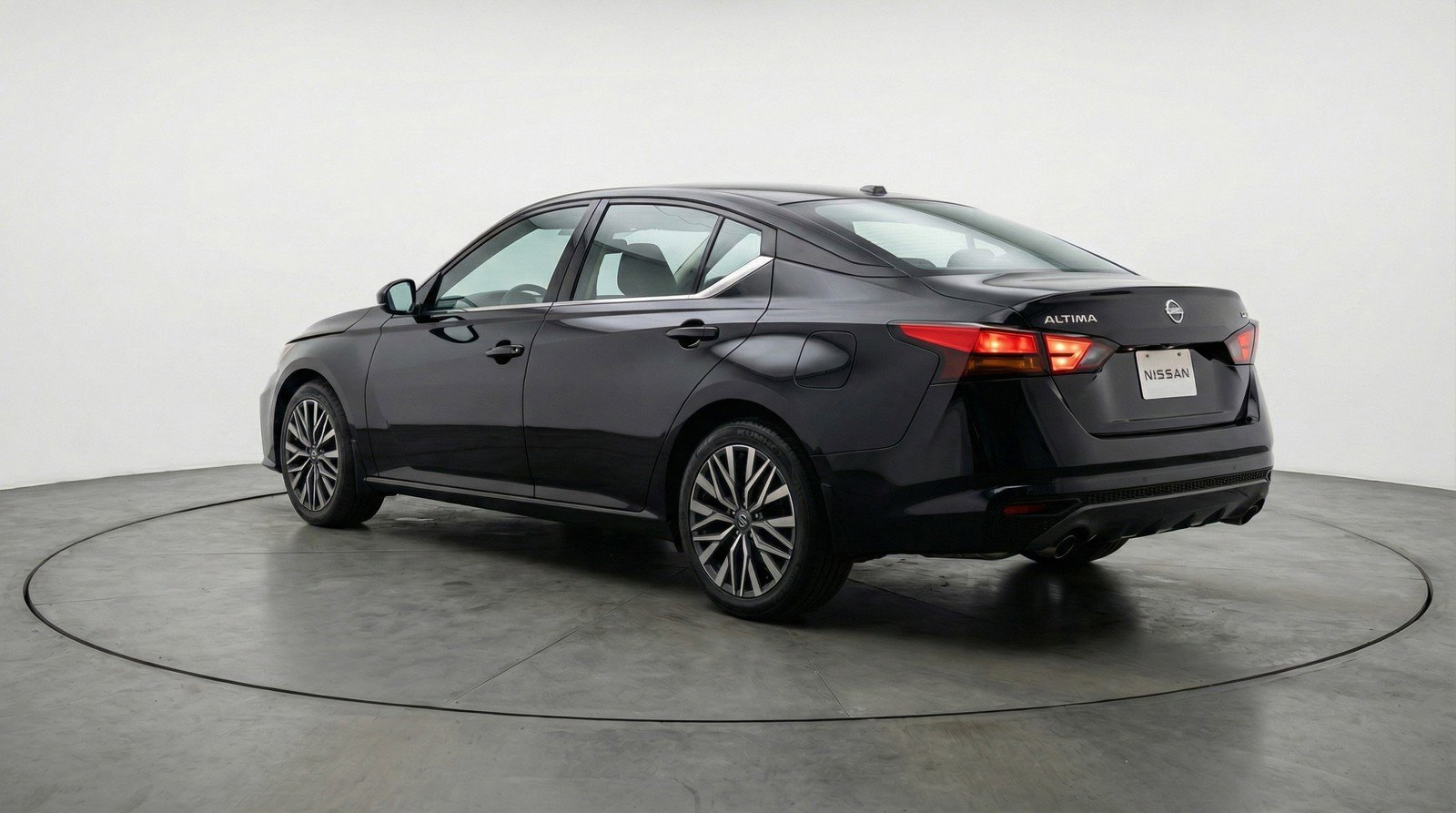 Used 2025 Nissan Altima 2.5 SV image 6