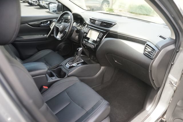 Used 2018 Nissan Rogue Sport SL w/ SL Premium Package FWD image 18