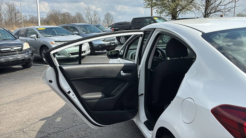 Used 2018 Kia Forte LX w/ LX Popular Package image 28