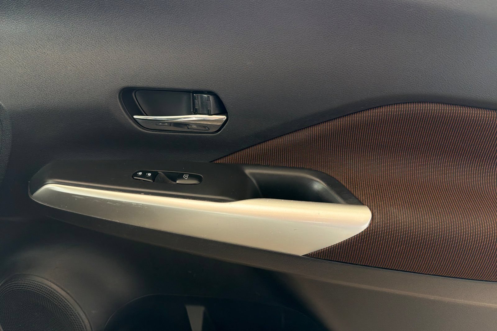 Used 2019 Nissan Kicks SR FWD image 19