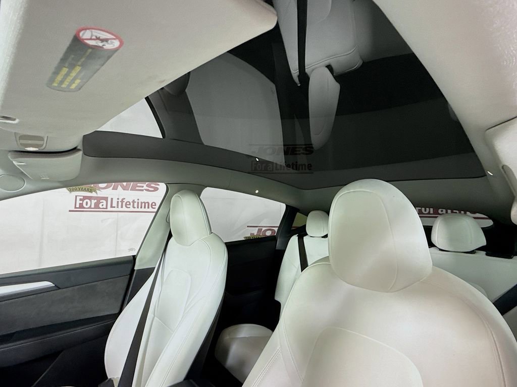 Used 2024 Tesla Model Y Long Range image 11