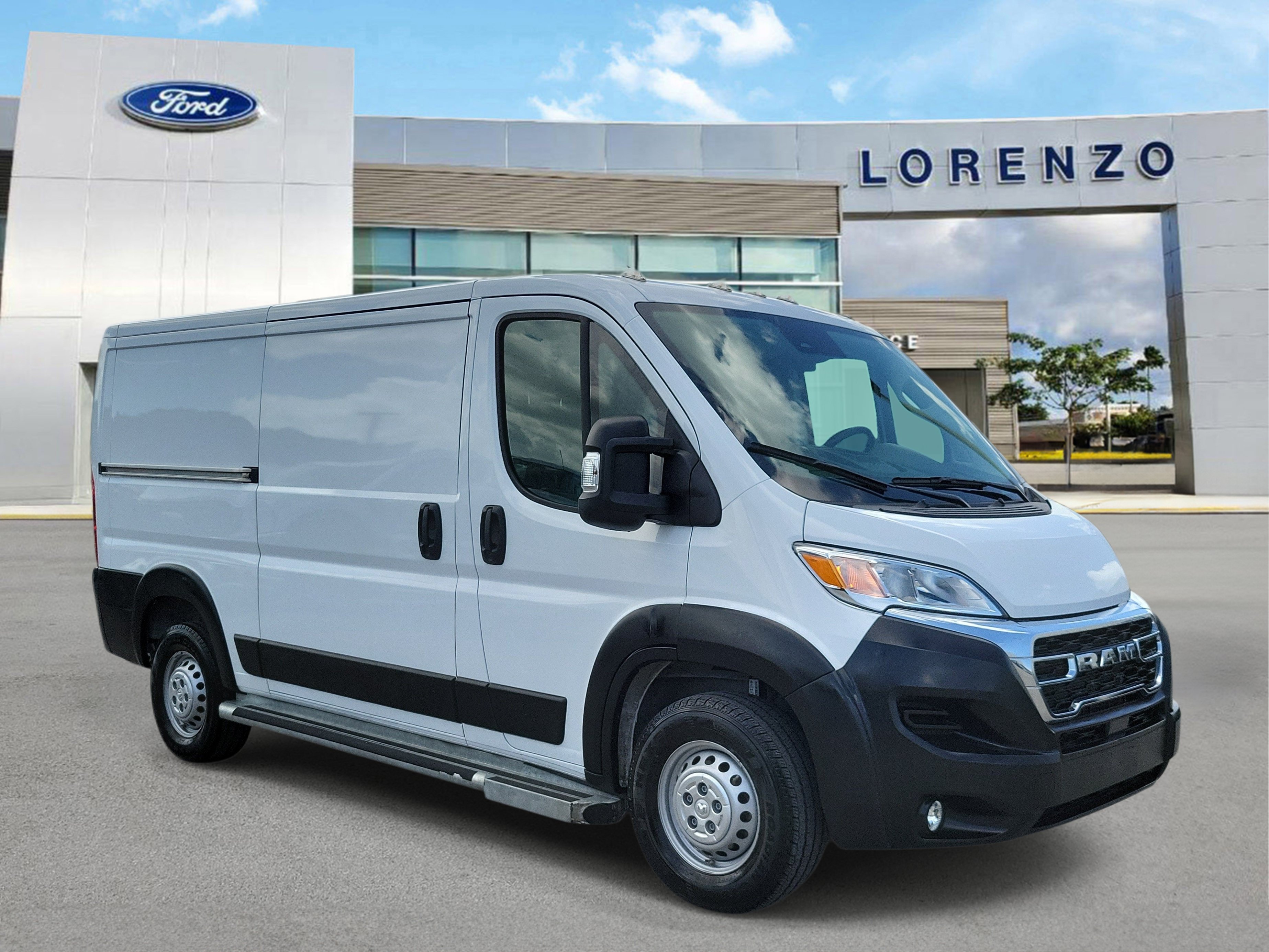 Used 2025 RAM ProMaster 2500 w/ U-Haul Equipment Group FWD image 3