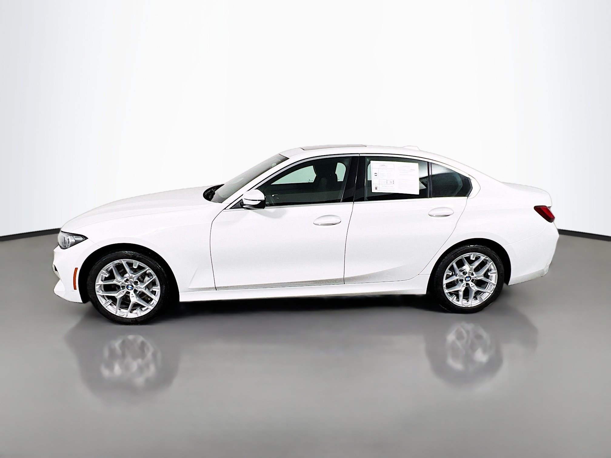 Used 2025 BMW 330i xDrive Sedan AWD/4WD image 9