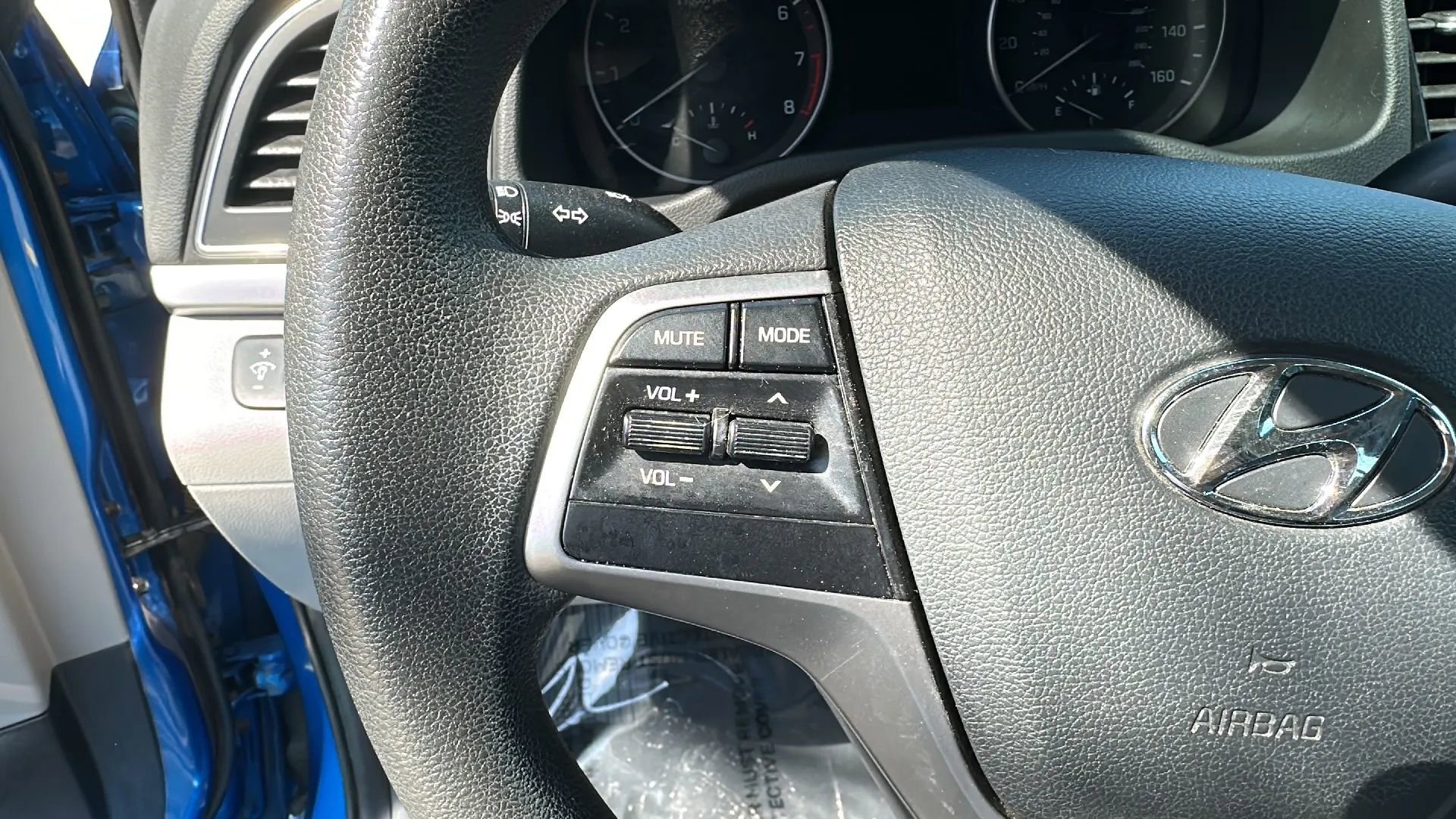 Used 2017 Hyundai Elantra SE image 32