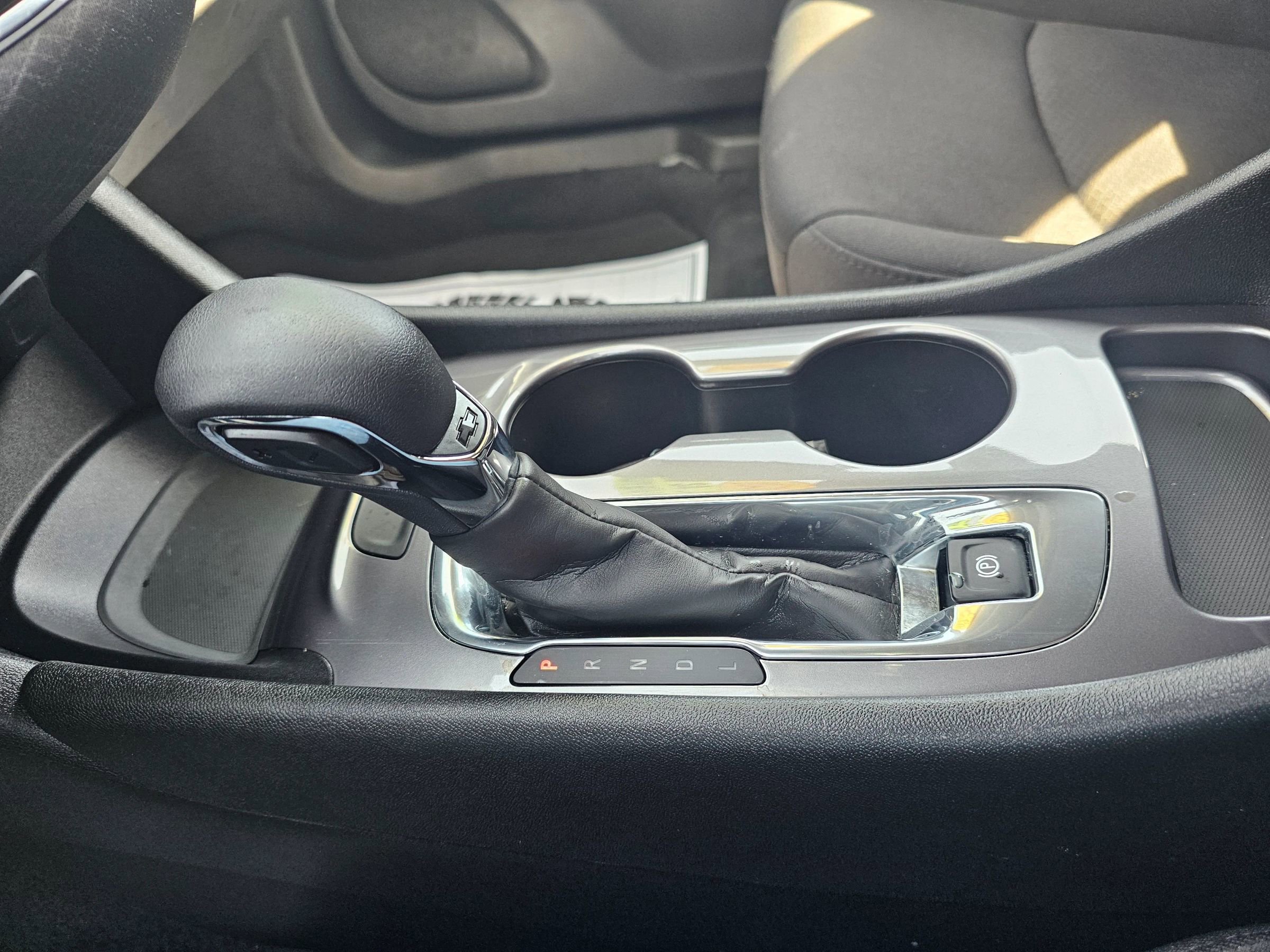 Used 2023 Chevrolet Malibu LS image 25