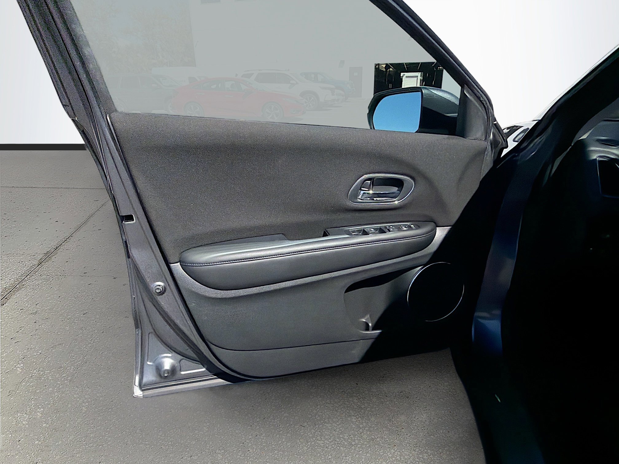 Used 2017 Honda HR-V EX image 21