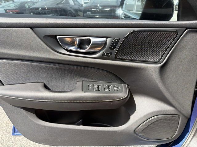 Used 2020 Volvo S60 T5 R-Design image 7