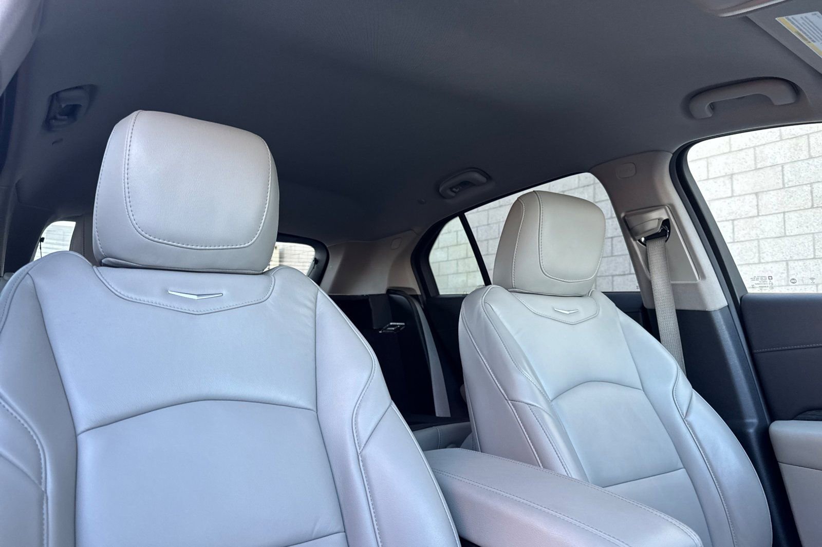 Used 2022 Cadillac XT4 Premium Luxury w/ Enhanced Visibility Package image 18