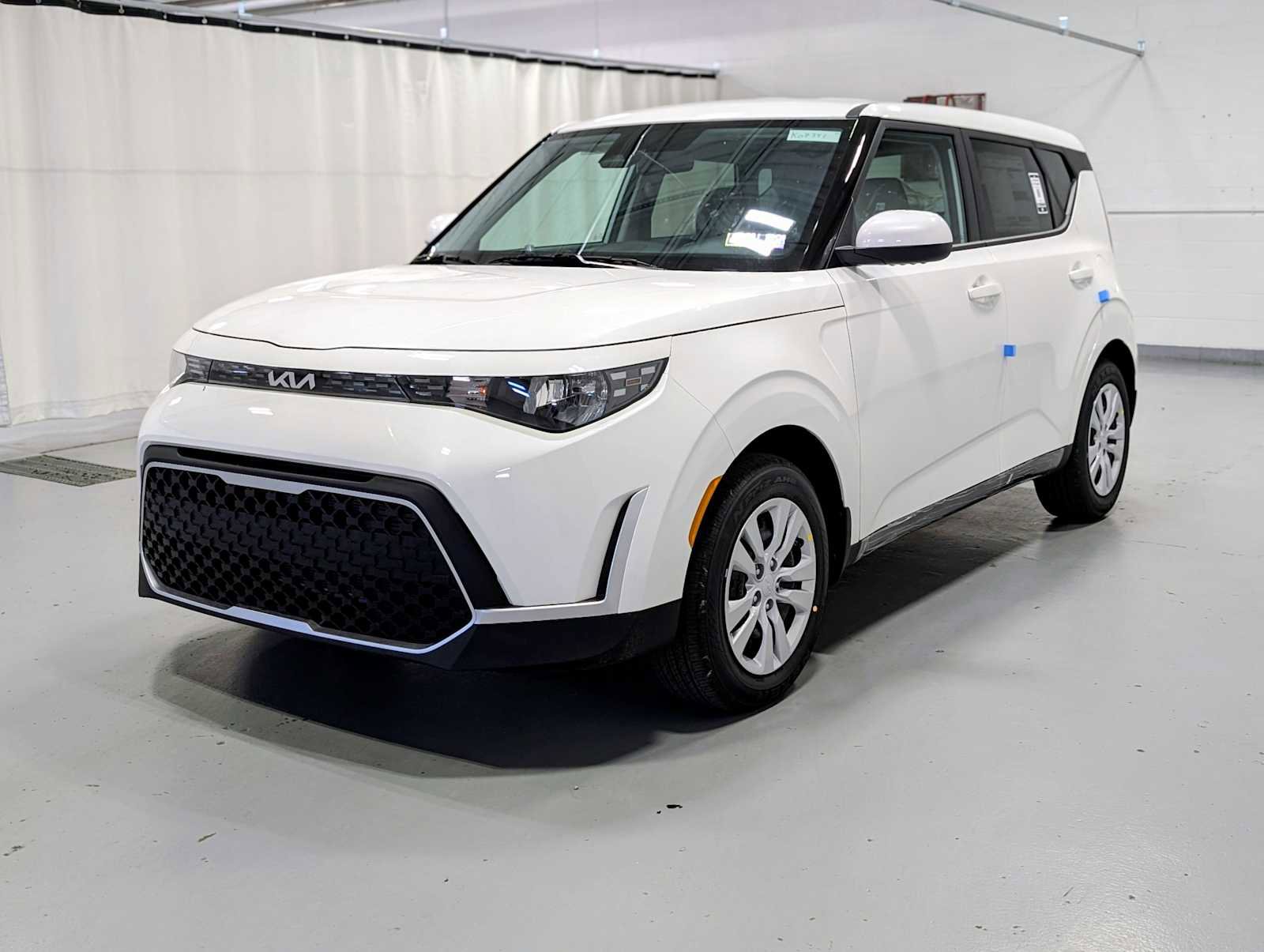 New 2025 Kia Soul LX image 1