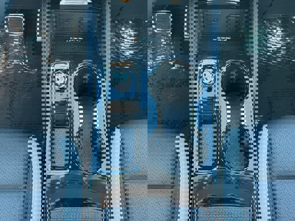 Certified 2025 Buick Envision Sport Touring image 10