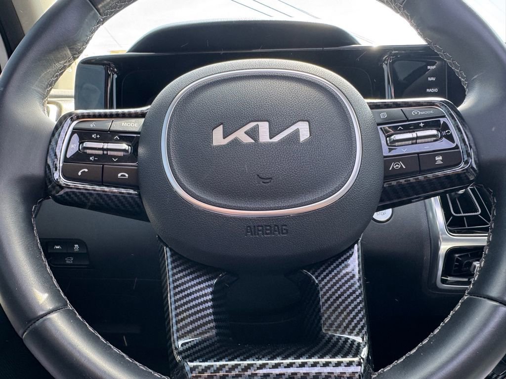 Certified 2022 Kia Sorento SX image 18