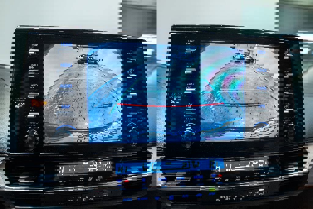 Used 2024 Toyota Sienna LE image 25